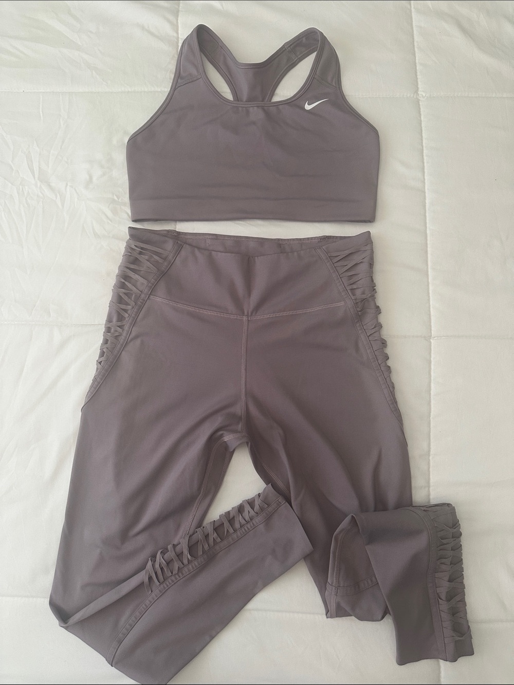 Nike Mauve Purple Lattice High-Waist Leggings & Racerback Sports Bra Set